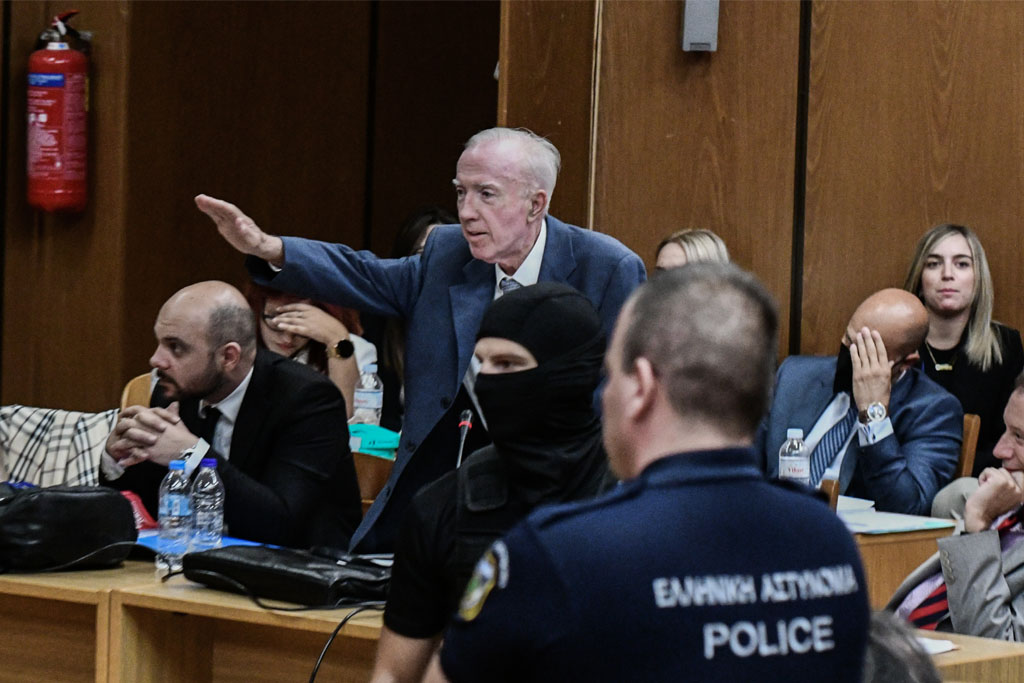 Κωνσταντίνος Πλεύρης: Αναβολή στη δίκη για τον ναζιστικό χαιρετισμό – Ο συνήγορος «φοβήθηκε λόγω των αναρχικών»