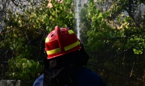 Πυρκαγιά σε διαμέρισμα στην Αγία Βαρβάρα &#8211; Τραυματίστηκε ένα άτομο