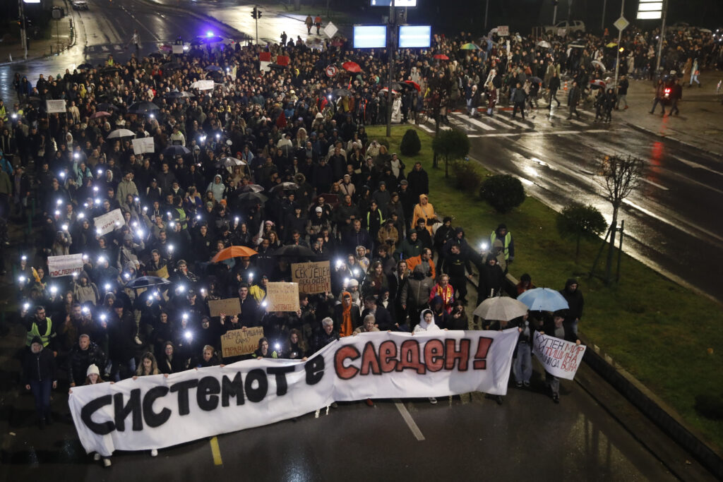 Βόρεια Μακεδονία: «Απαιτούμε δικαιοσύνη» – Χιλιάδες στους δρόμους για την τραγωδία στο Κότσανι με τους 59 νεκρούς