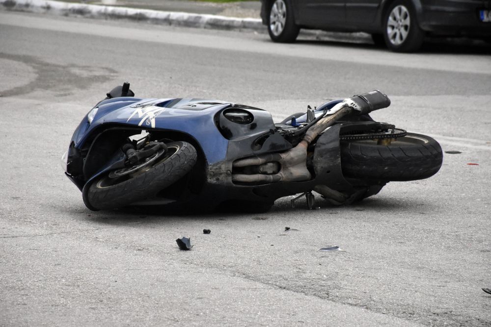 Τραγωδιά στην Αττική Οδό: Νεκρός 20χρονος αναβάτης μηχανής μετά από τροχαίο (Video)
