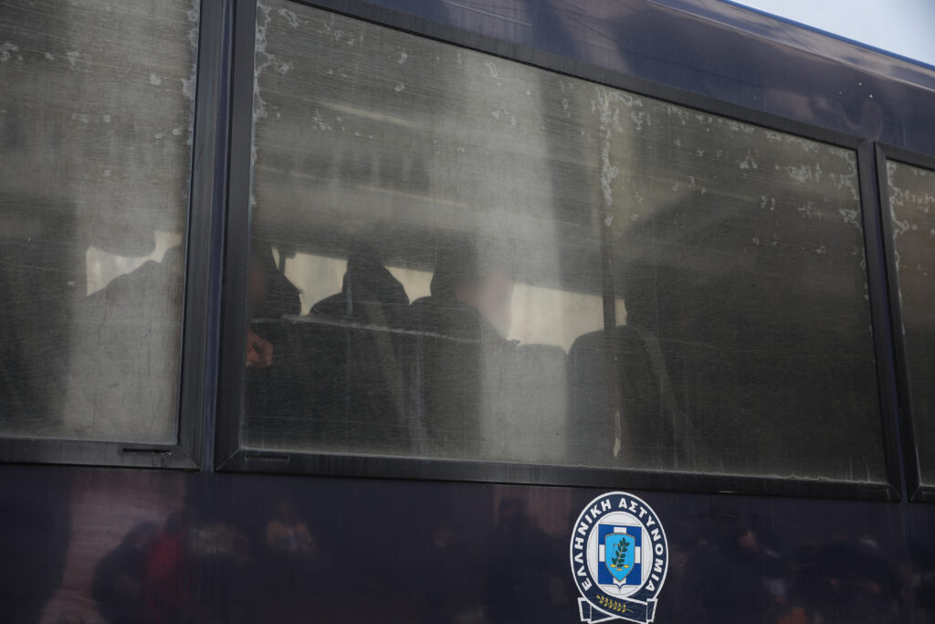 Λαμία: Aθώοι λόγω αμφιβολιών οι 33 φίλαθλοι του ΠΑΟΚ για τα επεισόδια στην Εθνική Οδό