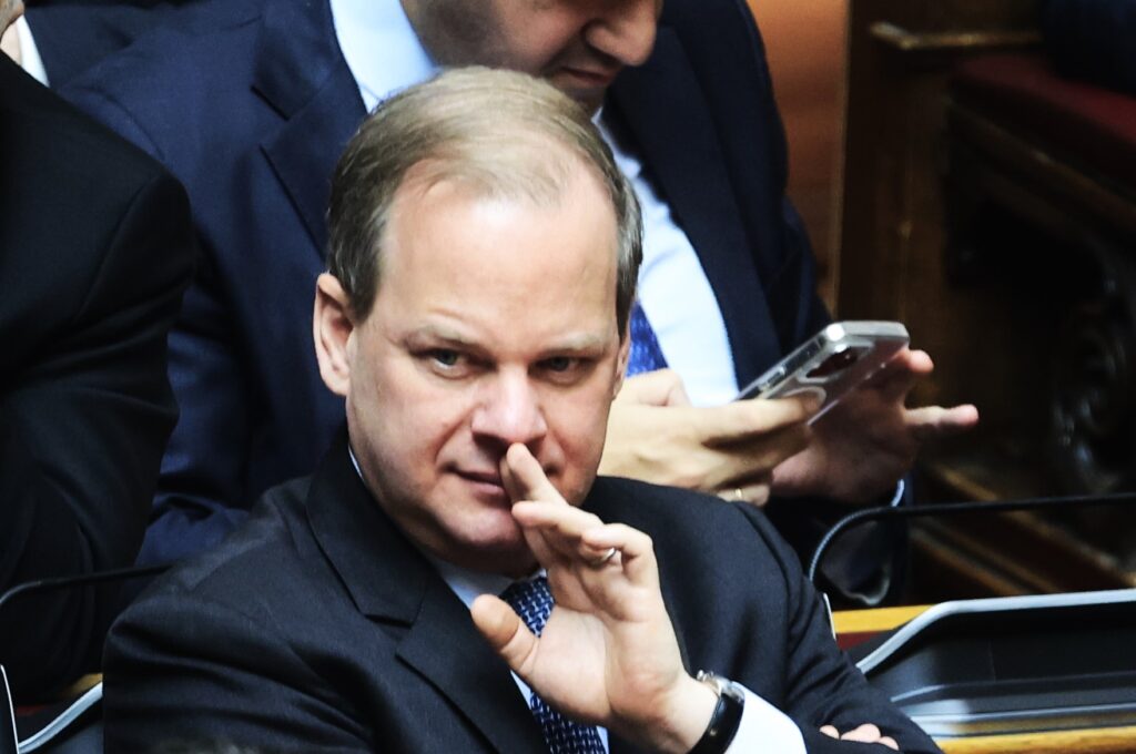 Κύρτσος: Στο σταυροδρόμι των Τεμπών… ο Καραμανλής θα πάει για κακούργημα