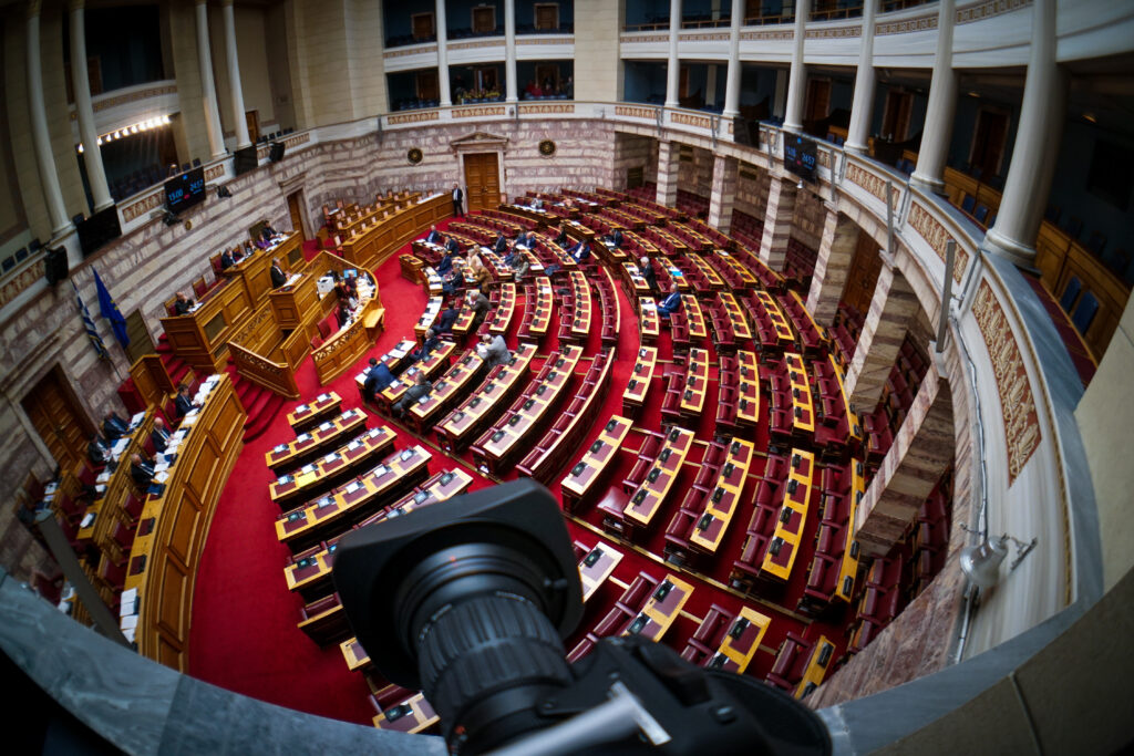 LIVE η συζήτηση στη Βουλή επί του πορίσματος της προκαταρκτικής για Τριαντόπουλο