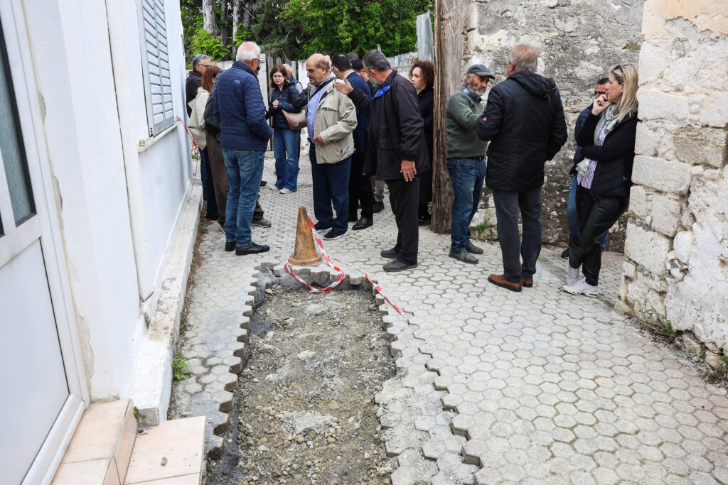 Ηράκλειο: Μεγαλώνουν οι ρηγματώσεις στις Βούτες – «Μπορεί να εξελιχθούν γρήγορα τα φαινόμενα» 