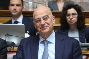 Νομοσχέδιο ΥΠΕΘΑ: Ο Δένδιας παραδίδει τα στρατιωτικά νοσοκομεία στους ιδιώτες