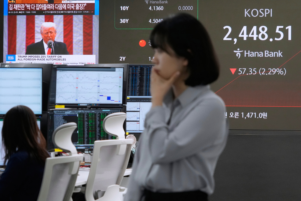 Με «βουτιά» άνοιξαν τα χρηματιστήρια – «Μερικές φορές πρέπει να παίρνεις το φάρμακό σου», δήλωσε ο Τραμπ