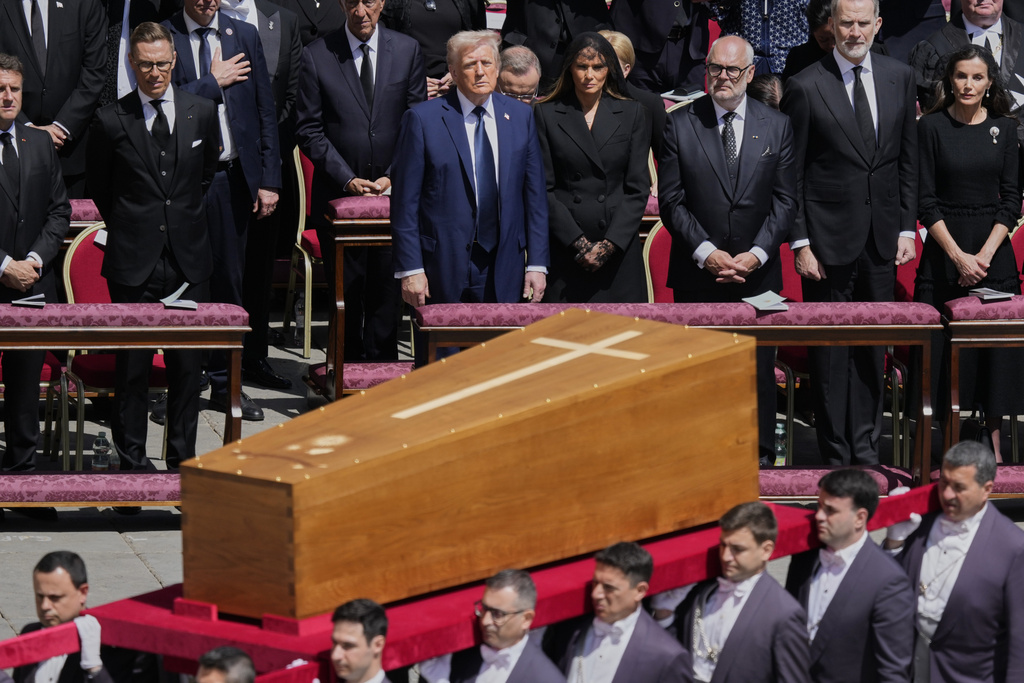 Πάπας Φραγκίσκος: : Παγκόσμια συγκίνηση στο ύστατο χαίρε – Στην αιωνιότητα ο «πάπας των φτωχών»