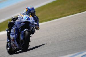 MotoGP: Ιπτάμενος Άλεξ Μάρκεθ στη Χερέθ, πρώτη νίκη στην καριέρα του &#8211; Πτώση ο Μαρκ αλλά συνέχισε (Video)