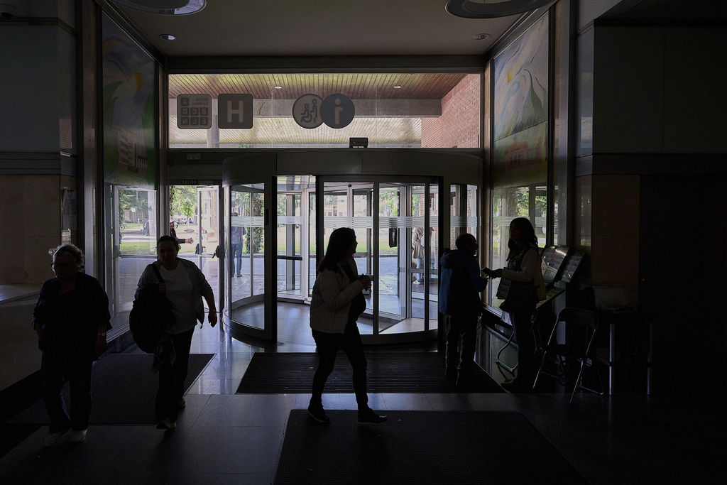 Χάος από το πρωτοφανές μπλακ άουτ σε Ισπανία και Πορτογαλία: Σε 6 με 10 ώρες η αποκατάσταση – Τα σενάρια
