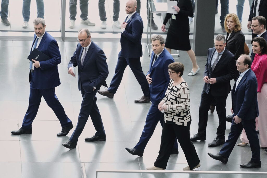 Γερμανία: Πώς μοίρασαν τα υπουργεία Χριστιανοδημοκράτες και Σοσιαλδημοκράτες