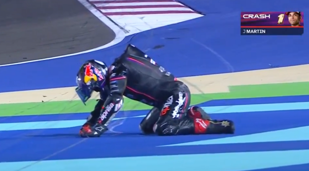 MotoGP – Κατάρ: Στο νοσοκομείο με τραύμα στον θώρακα ο Μαρτίν – Δείτε ξανά τη στιγμή της πτώσης (Video)