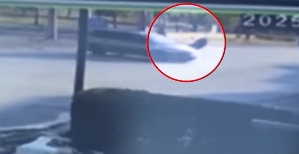 Αχαΐα: Οδηγός παρέσυρε και εγκατέλειψε νεαρούς αναβάτες μηχανής (Video)