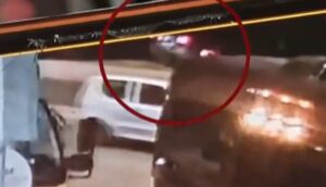 Τραγωδία στου Ρέντη: Η στιγμή που αυτοκίνητο παρασύρει και σκοτώνει τη 12χρονη (Video)