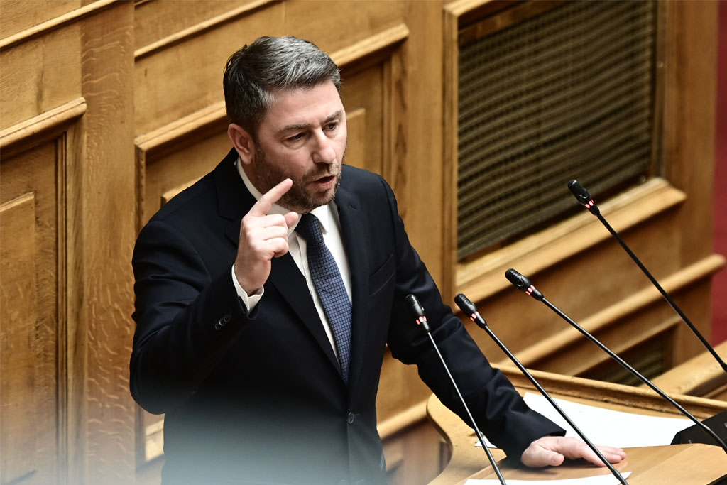 Πυρά από την αντιπολίτευση για το εταιρικό παρακράτος του Μητσοτάκη