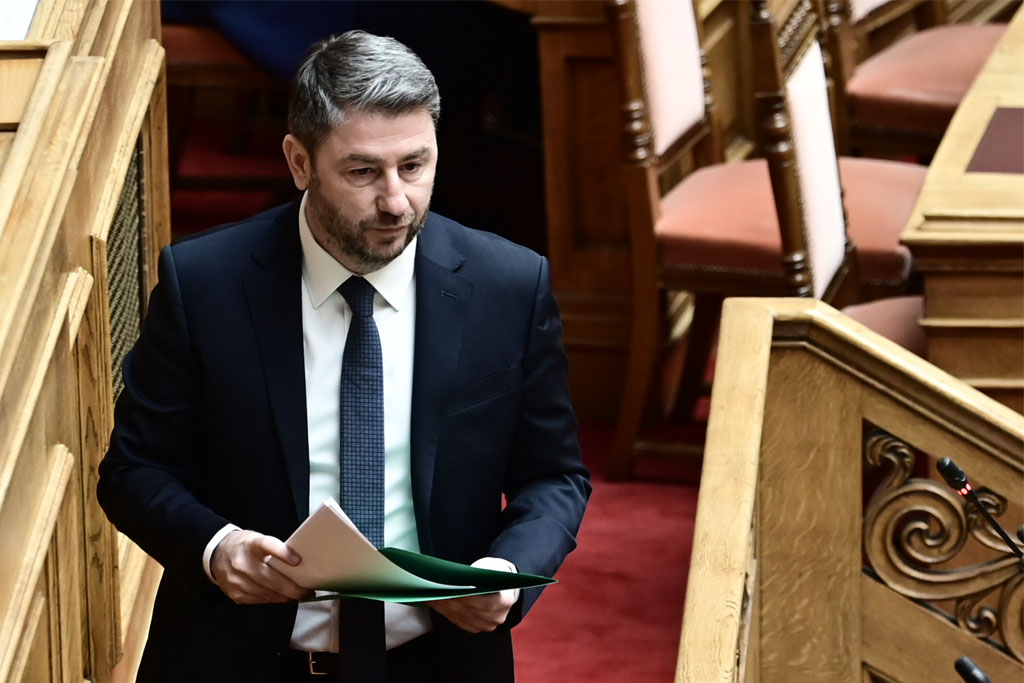 Η βάση του ΠΑΣΟΚ βράζει, ο Νίκος Ανδρουλάκης διχάζει – Βαριά η ατμόσφαιρα στην ΚΟ και στις οργανώσεις