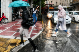 Καιρός: «Πολικός αεροχείμαρρος ρίχνει 10 βαθμούς τη θερμοκρασία» &#8211; Νέα πρόγνωση