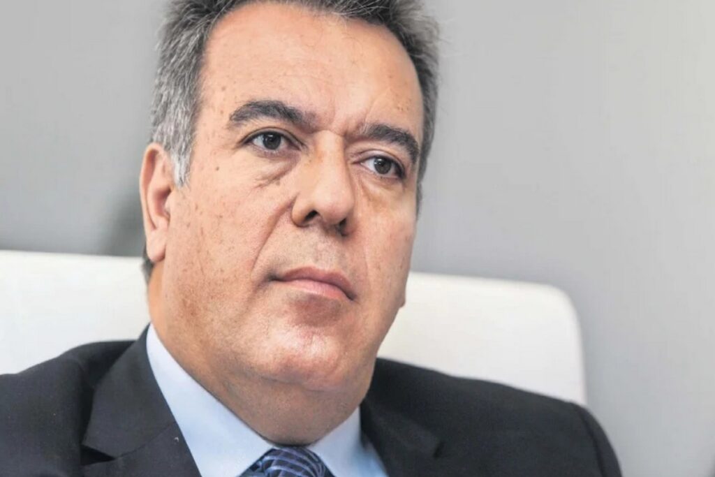 Μάνος Κόνσολας: «Να μην αυξηθούν τα ακτοπλοϊκά εισιτήρια» – Ο πρώην υφυπουργός μιλά στο Documento