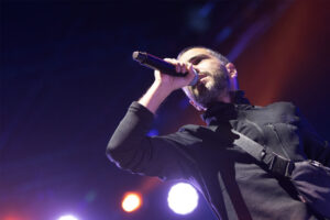 ΛΕΞ: Πανικός για ένα εισιτήριο &#8211; Δεκάδες χιλιάδες στη διαδικτυακή ουρά για την καλοκαιρινή συναυλία