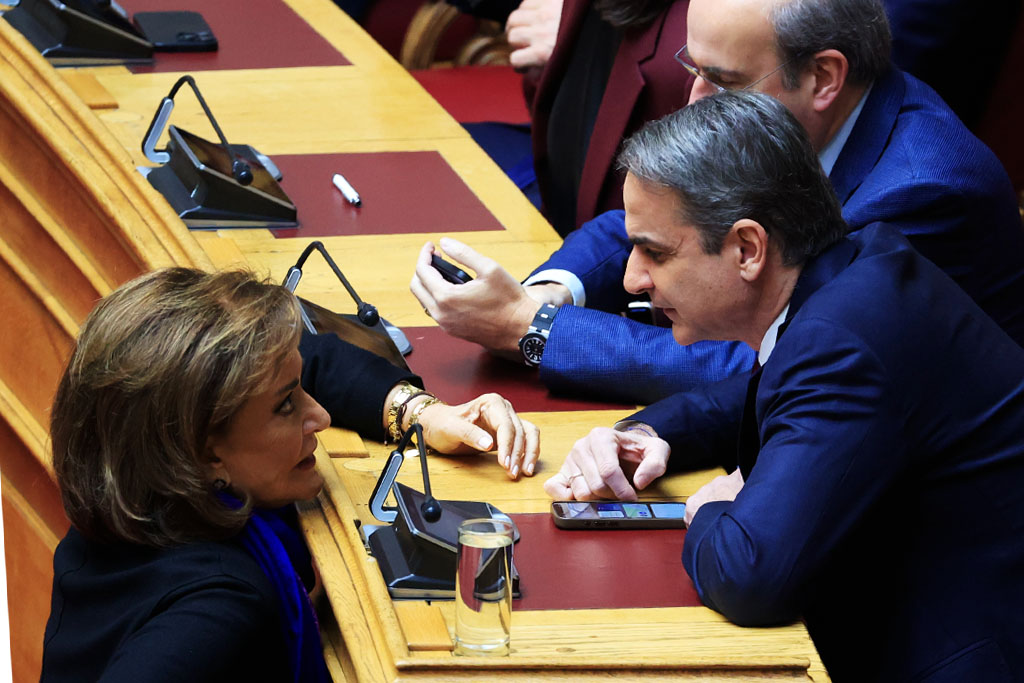 Κύρτσος: Η «πολιτική μαχαιριά» της Ντόρας στον Κυριάκο
