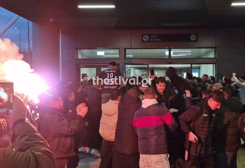 ΠΑΟΚ: Αποθεωτική υποδοχή μετά την πρόκριση στον ευρωπαϊκό τελικό – Από νωρίς το πρωί στο «Μακεδονία» οι οπαδοί (Videos)