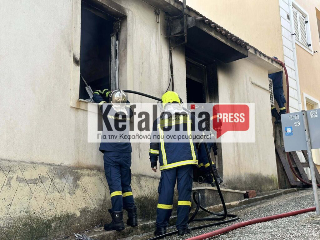 Στη ΜΕΘ με έγκαυμα στους πνεύμονες το 3χρονο αγοράκι μετά τη φωτιά σε σπίτι στο Αργοστόλι