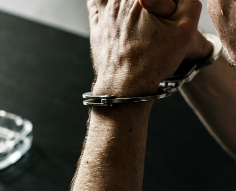 Ρέθυμνο: Σύλληψη ατόμου για όπλα και υπόθαλψη εγκληματία