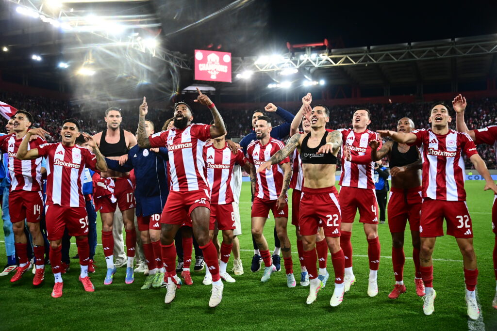 Super League: «Ερυθρόλευκο» το πρωτάθλημα, μάχη για τα ευρωπαϊκά εισιτήρια – Βαθμολογία και επόμενες αγωνιστικές