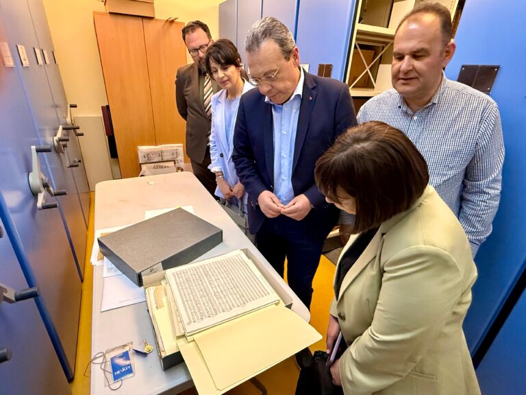 Το συνέδριο του ΣΥΡΙΖΑ θα ανοίξει με αφιέρωμα στον Μίκη Θεοδωράκη