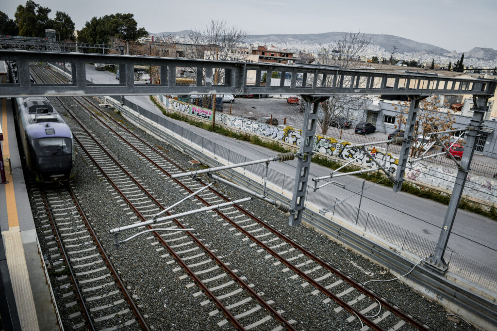 ΟΣΕ: Απόλυση φύλακα ισόπεδης διάβασης, δεν κατέβασε έγκαιρα τις μπάρες