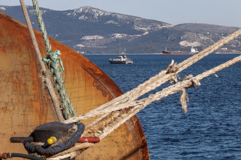Νέο εργατικό ατύχημα: Τραυματίστηκε ναυτικός σε δεξαμενόπλοιο στην Ελευσίνα