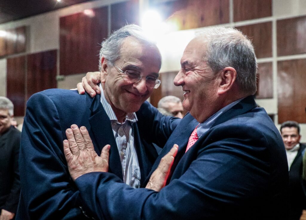 Μαξίμου για νέα κοινή εμφάνιση Καραμανλή-Σαμαρά: «Δική μας δουλειά είναι να εφαρμόσουμε το πρόγραμμά μας»