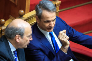 Καθαρίζει καραμανλικούς, αδειάζει και Δένδια &#8211; Εσωτερικό ξεκαθάρισμα από Μητσοτάκη μετά τη διαγραφή Σαμαρά