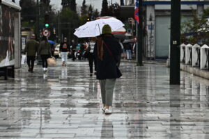 Καιρός: Θερμικές καταιγίδες και βαρομετρικό χαμηλό φέρνουν «μίνι φθινόπωρο»