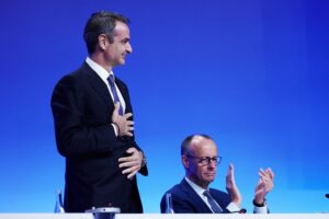 Μητσοτάκης: Τα βλέπει «όλα καλά» στην Ελλάδα και&#8230; απορεί για την καταβαράθρωση της Ελευθερίας του Τύπου (Video)