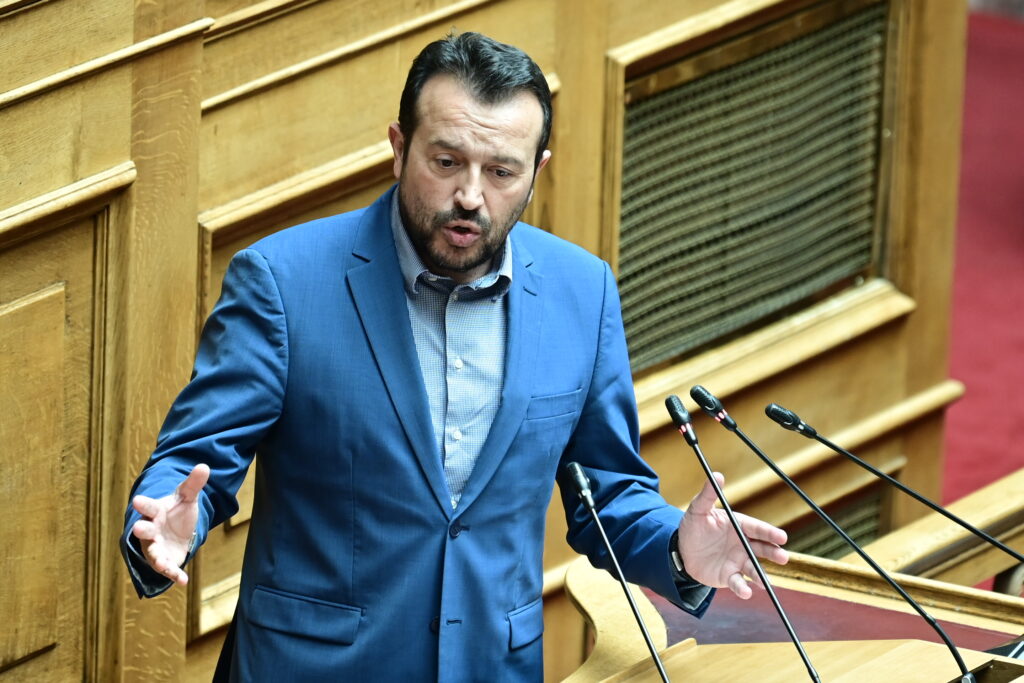 Νίκος Παππάς: «Η κυβέρνηση αρνείται να ενσωματώσει άμεσα Ευρωπαϊκή Οδηγία για πλαφόν στα τραπεζικά επιτόκια»