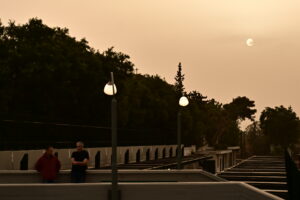 Καιρός: Συνεχίζεται και σήμερα η μεταφορά αφρικανικής σκόνης &#8211; Μικρή πτώση θερμοκρασίας