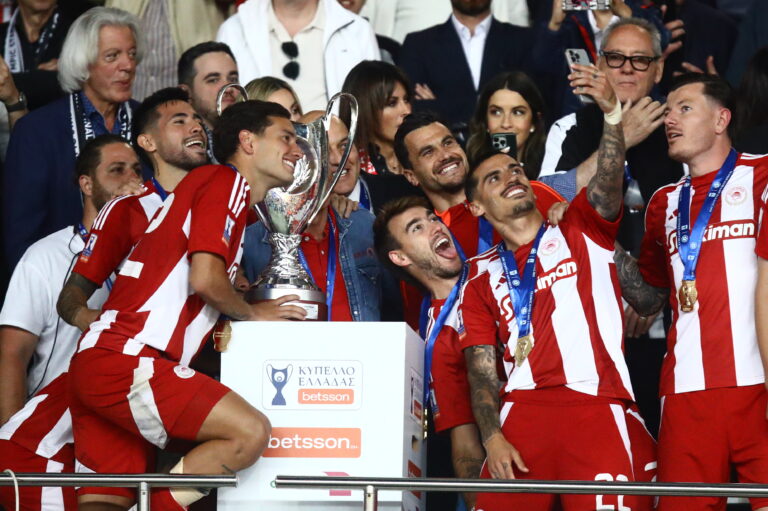 ΟΦΗ – Ολυμπιακός 0-2: Και το κύπελλο στον Πειραιά με «σφραγίδα» Ελ Καμπί – Γιάρεμτσουκ