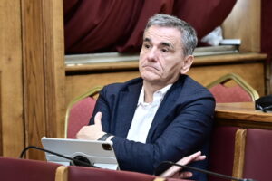 «Εµείς κι εµείς»