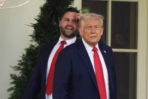 Ο Τραμπ διεκδικεί τα εύσημα λέγοντας πως εμπόδισε την «πυρηνική σύρραξη» Ινδίας και Πακιστάν (Video)