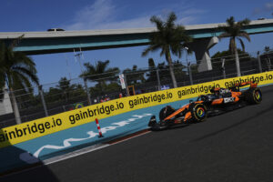 F1 &#8211; Μαϊάμι: 1-2 η McLaren &#8211; Μεγάλος χαμένος ο Αντονέλι, βάθρο για τον Χάμιλτον (Video)