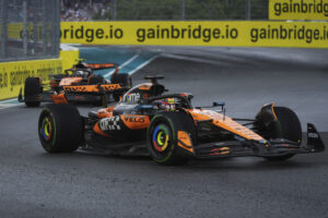 F1 &#8211; Μαϊάμι: 1-2 η McLaren στο Sprint &#8211; Άτυχος ο Αντονέλι, βάθρο για τον Χάμιλτον (Video)
