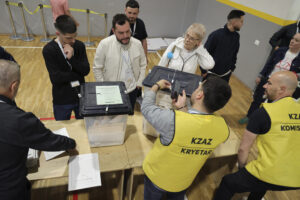 Εκλογές στην Αλβανία: Έκλεισαν οι κάλπες &#8211; Τα αποτελέσματα θα ανακοινωθούν την Τρίτη