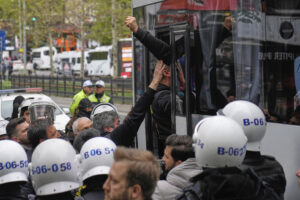 Κωνσταντινούπολη: Πάνω από 400 συλλήψεις στους εορτασμούς της εργατικής Πρωτομαγιάς