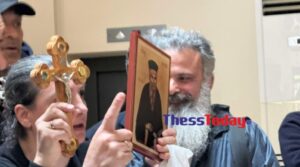 Θεσσαλονίκη: Φανατικοί χριστιανοί εισέβαλλαν σε εκδήλωση με τον εικαστικό Χριστόφορο Κατσαδιώτη (Photos-Video)