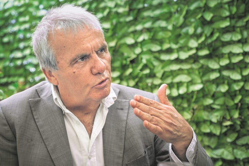 O Σωτήρης Δημητρίου στο Documento: «Χρησιμοποιούμε μια γλώσσα που προκαλεί βαθιά χασμουρητά»
