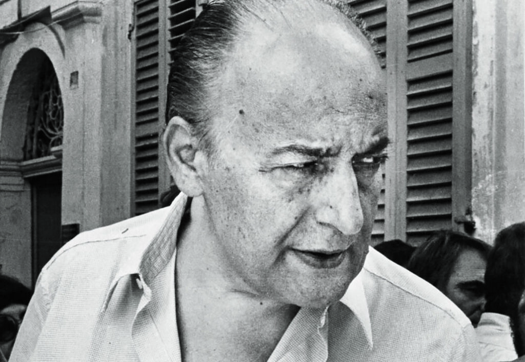 Πώς έγραψε ο Γκάτσος το «Καίγομαι, καίγομαι», που μελοποίησε ο Ξαρχάκος