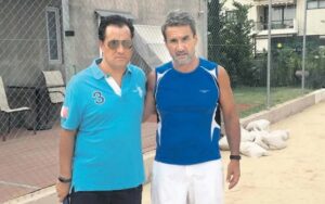 Εκλογικό σέρβις Άδωνη στον Ανδρέα Λοβέρδο