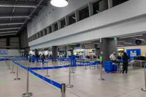 Αεροδρόμιο «Μακεδονία»: Αναγκαστική προσγείωση αεροσκάφους &#8211; Επιβάτης επιτέθηκε λεκτικά σε πλήρωμα και επιβάτη