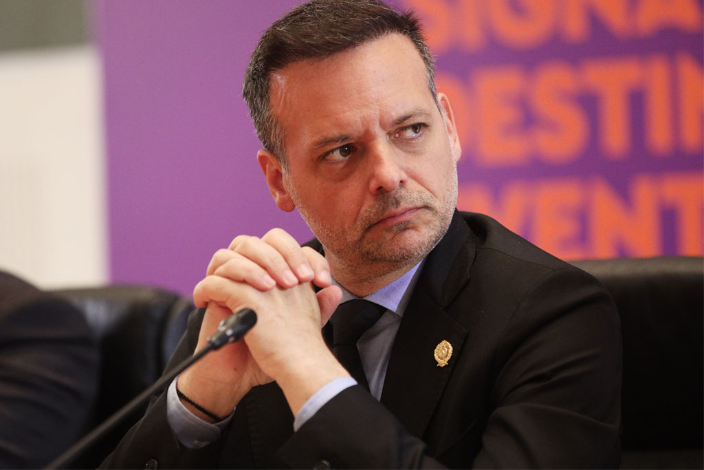 ∆ούκας µε… ρεύµα