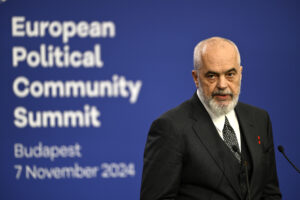 Αλβανία: Ο Ράμα νικά τους αντιπάλους του που συνδέθηκαν με το MAGA του Τραμπ